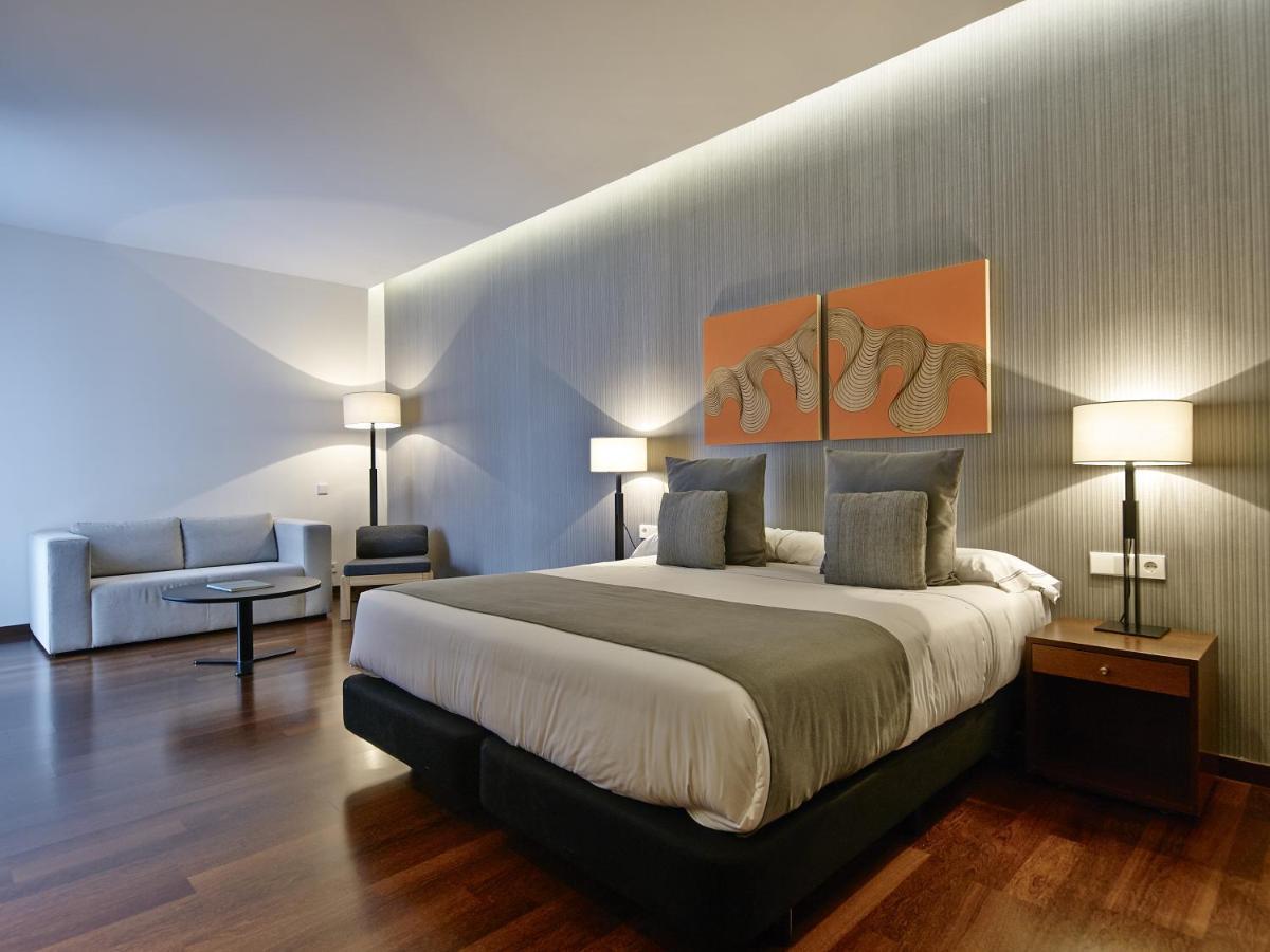 Hotel Carris Marineda โอโกรูญา ภายนอก รูปภาพ