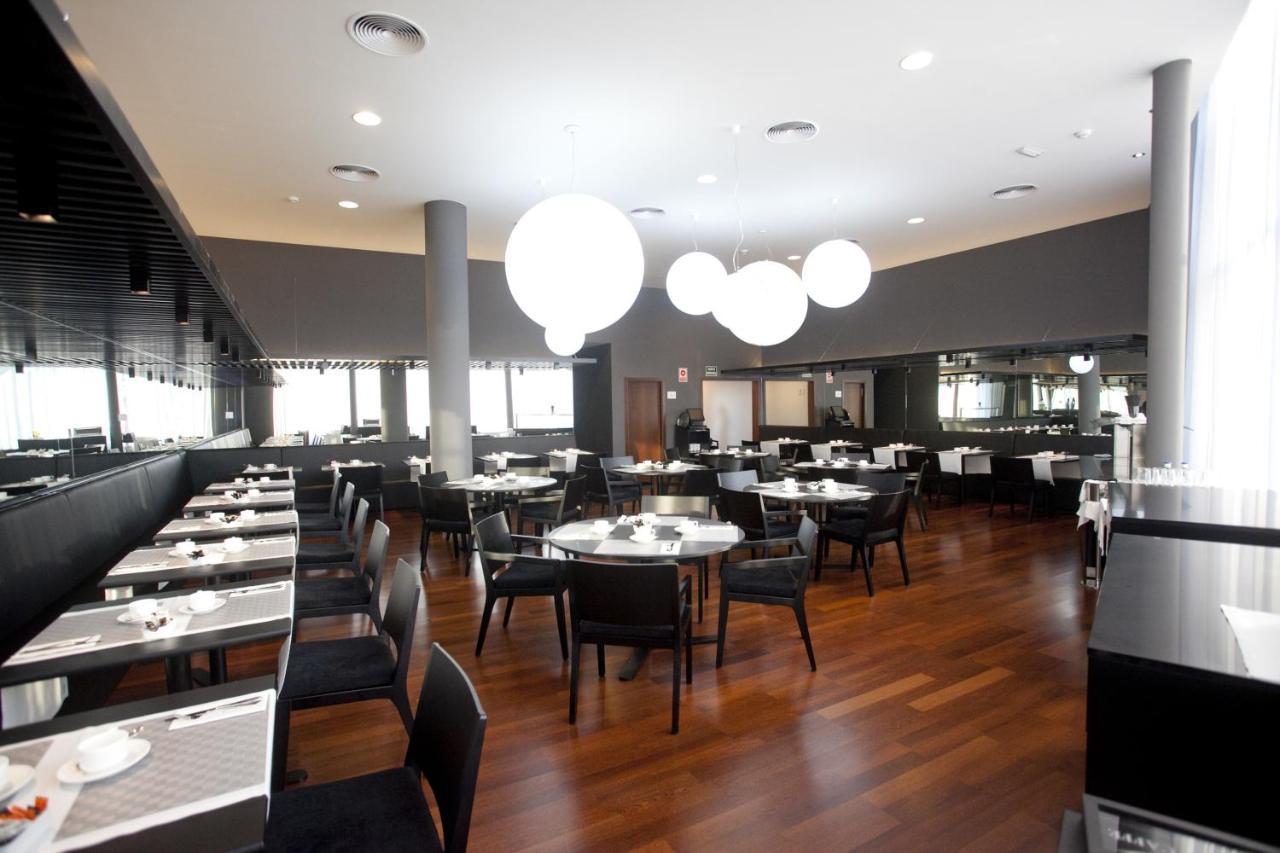 Hotel Carris Marineda โอโกรูญา ภายนอก รูปภาพ