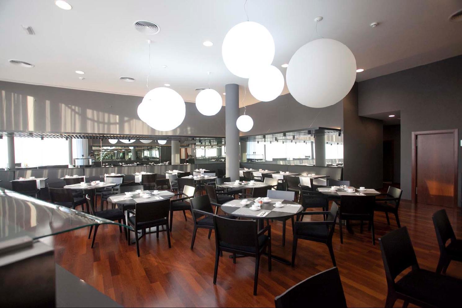 Hotel Carris Marineda โอโกรูญา ร้านอาหาร รูปภาพ