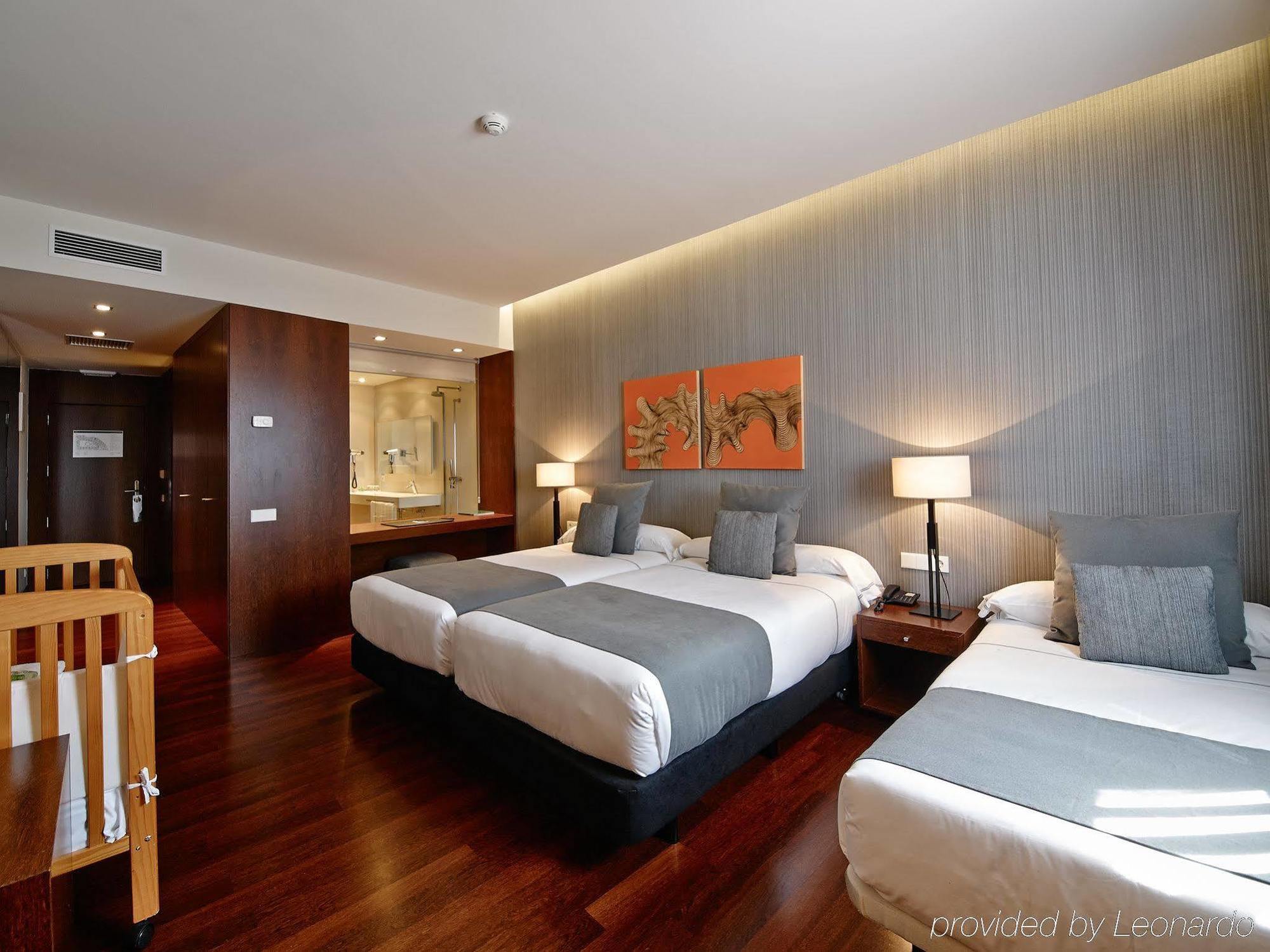 Hotel Carris Marineda โอโกรูญา ภายนอก รูปภาพ