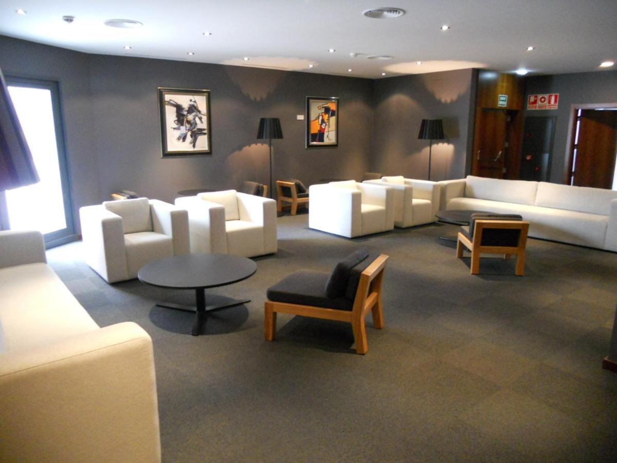 Hotel Carris Marineda โอโกรูญา ภายนอก รูปภาพ