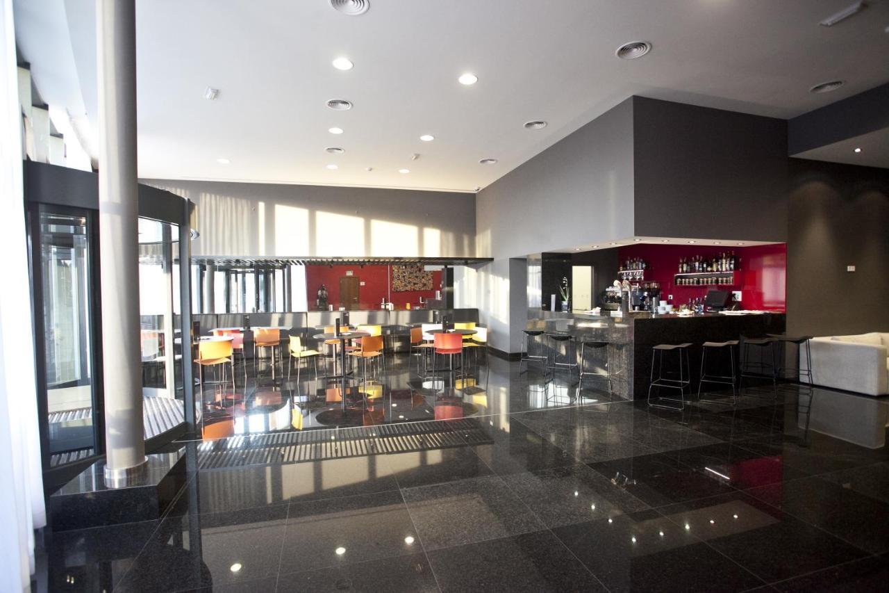 Hotel Carris Marineda โอโกรูญา ภายนอก รูปภาพ