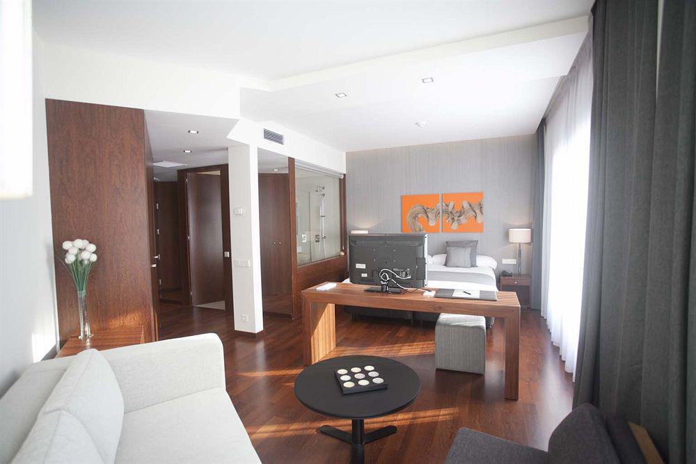 Hotel Carris Marineda โอโกรูญา ภายนอก รูปภาพ